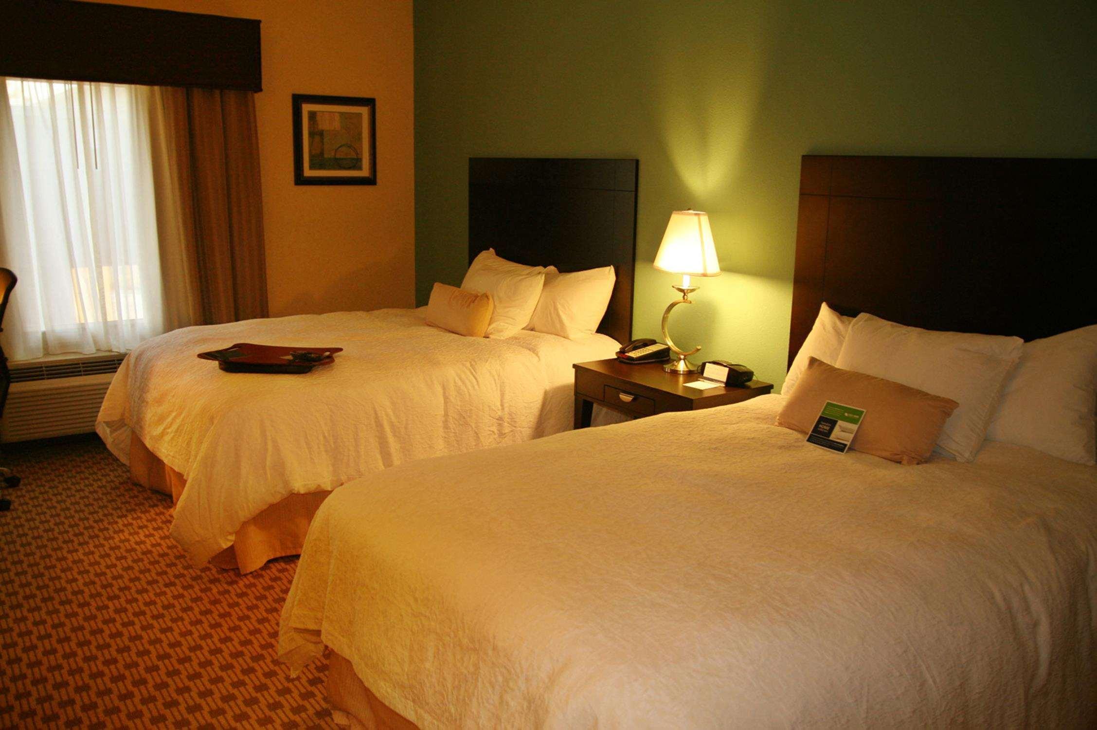 Hampton Inn Orange Room photo