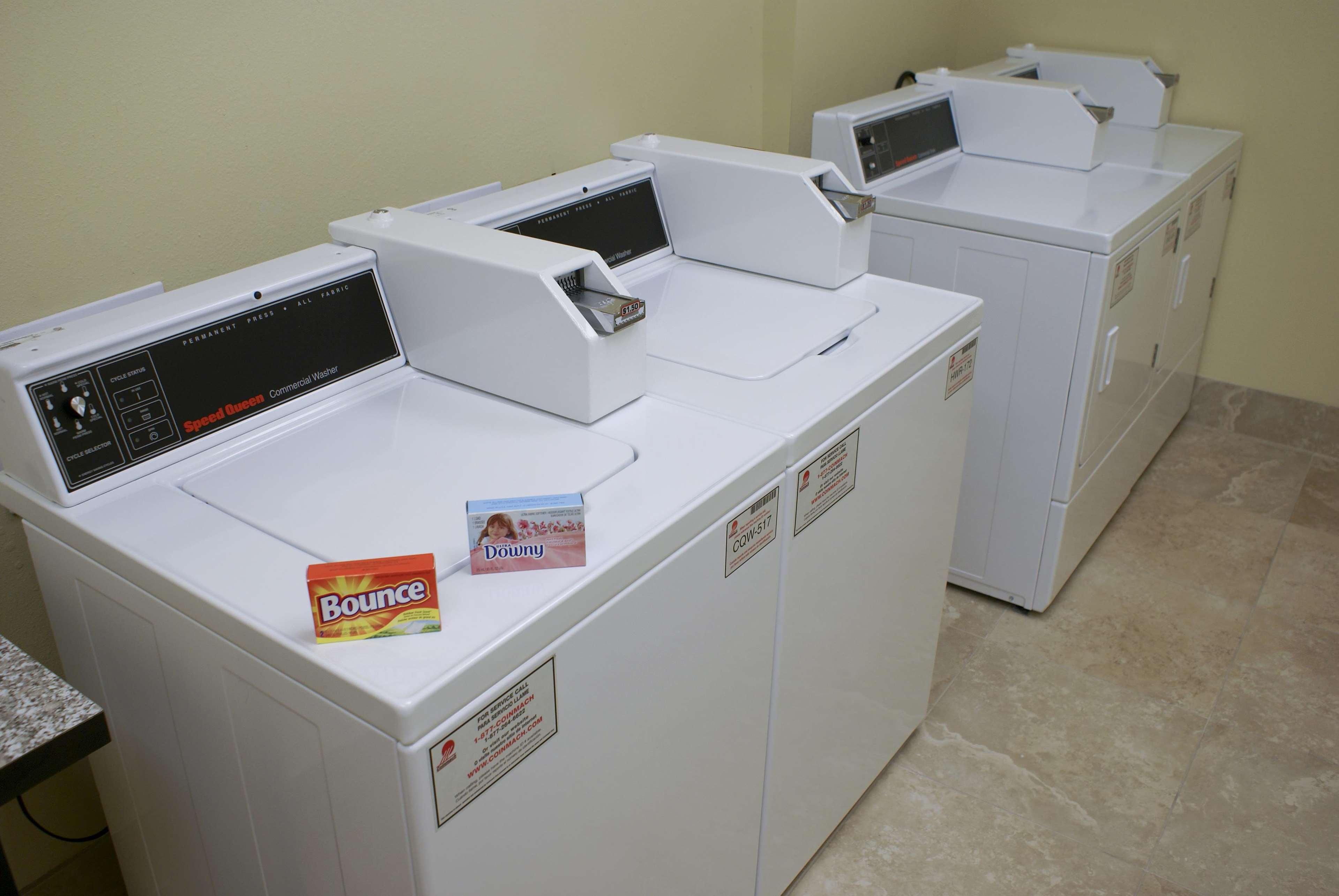 Hampton Inn Orange Facilities photo
