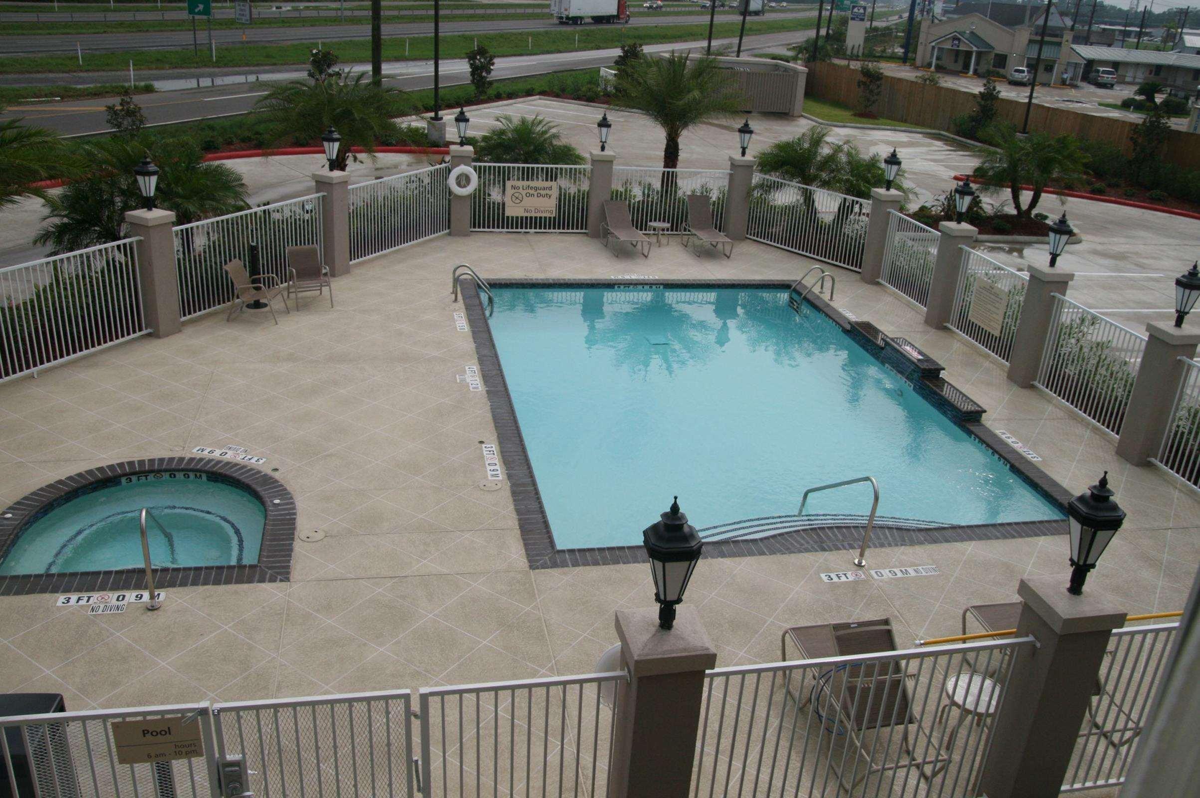 Hampton Inn Orange Facilities photo