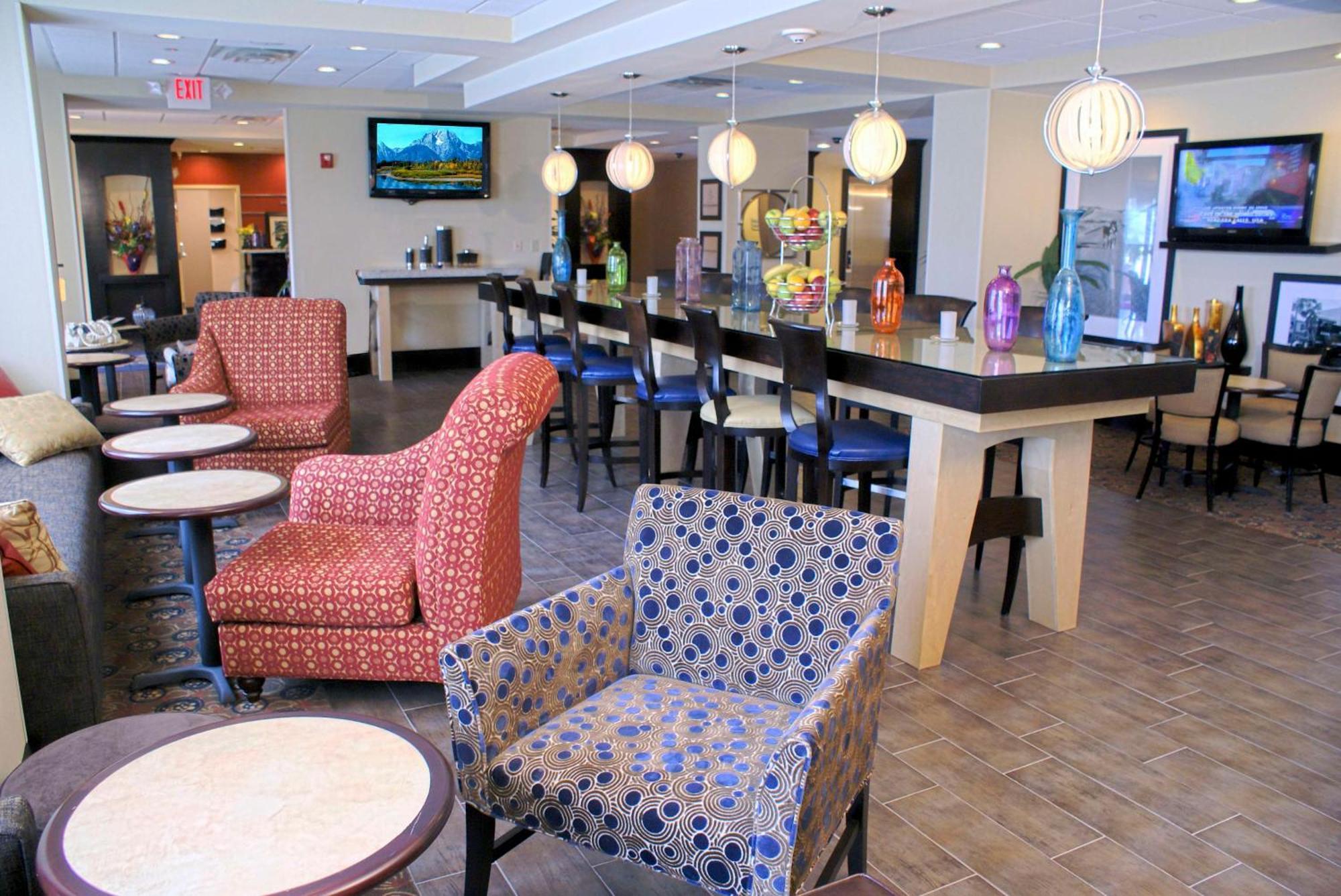 Hampton Inn Orange Exterior photo
